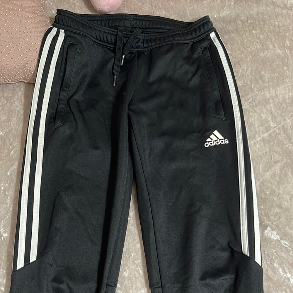 adidas joggers, black. size xs, used but good condition.